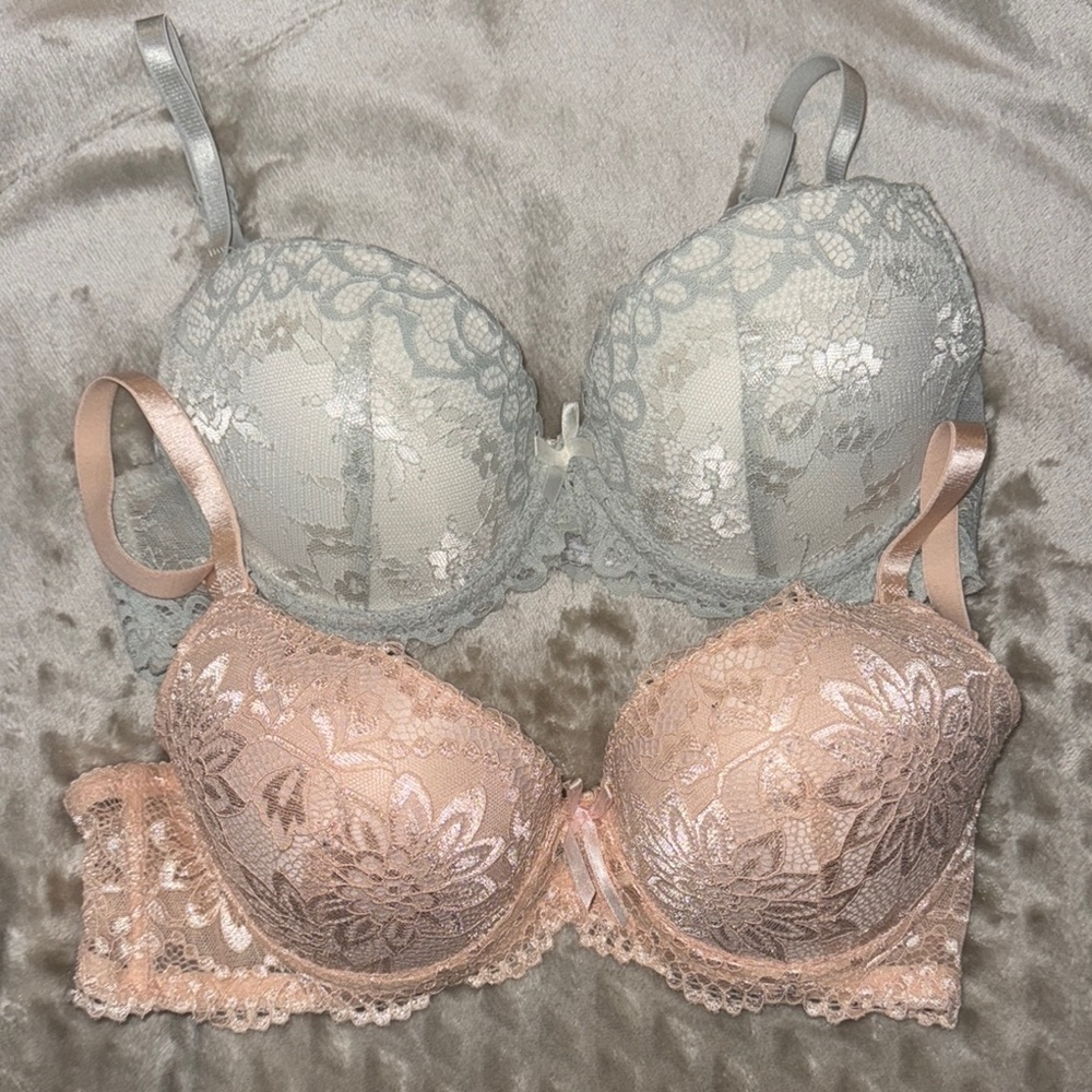 Never worn lace bras 34B and 34C